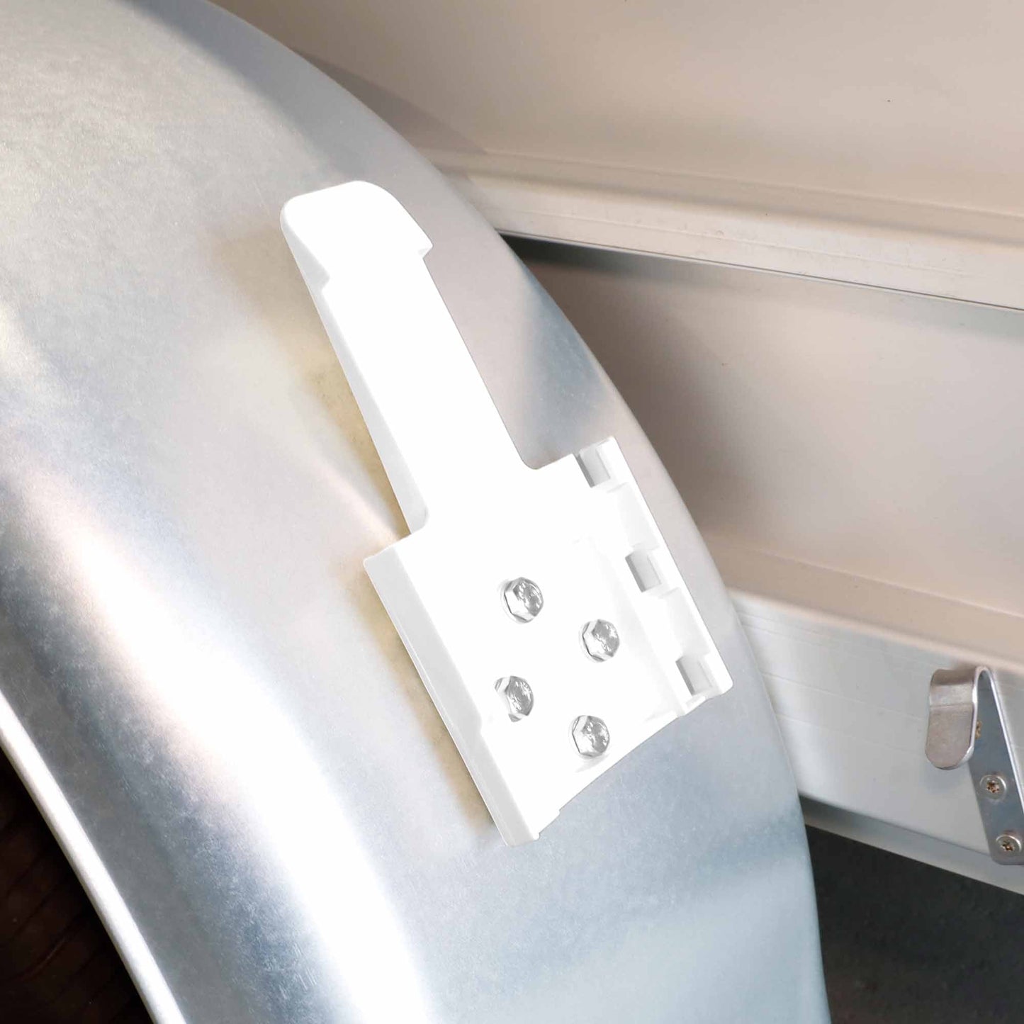 Unterlegkeil Bremskeil Weiss mit Klipp-Halter